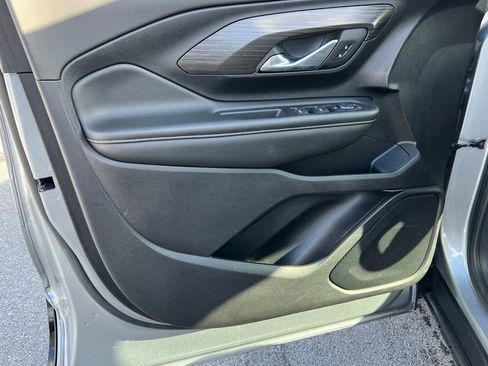 Used 2024 GMC Terrain SLE image 16