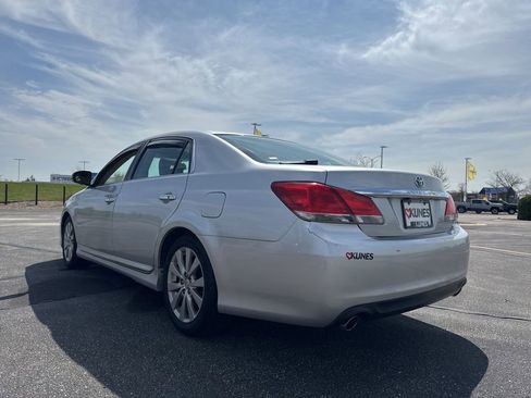 Used 2011 Toyota Avalon Limited image 6