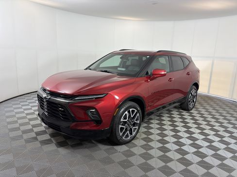 Certified 2023 Chevrolet Blazer RS w/ Driver Confidence II Package AWD/4WD image 2