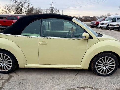 Used 2006 Volkswagen Beetle Convertible w/ Package 1 image 9