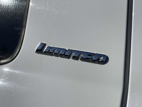 Used 2014 Toyota Tundra Limited w/ Limited Premium Package image 13