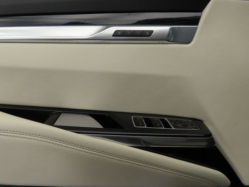 Used 2025 Cadillac Escalade ESV Sport image 22