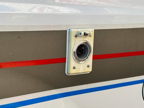 Used 2005 Ford Excursion XLT image 40