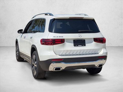 Certified 2025 Mercedes-Benz GLB 250 image 9