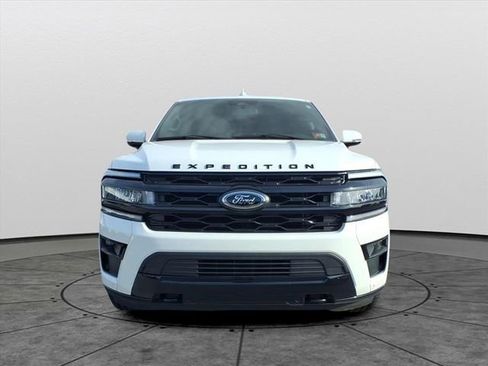Used 2023 Ford Expedition Limited image 2