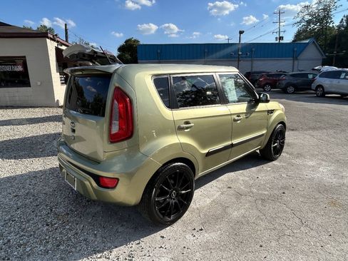 Used 2012 Kia Soul ! w/ Premium Pkg FWD image 13