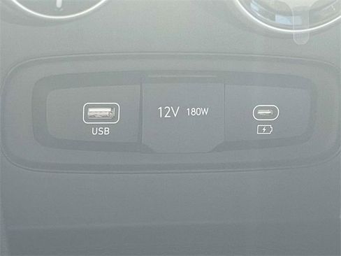 Certified 2025 Hyundai Venue SEL image 23