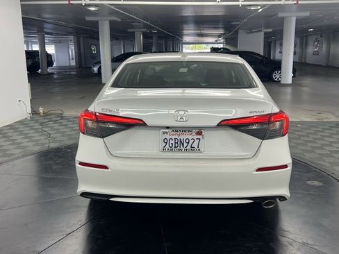 Used 2023 Honda Civic Sport image 3