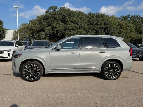 Certified 2026 Volvo XC90 B6 Plus AWD/4WD image 3