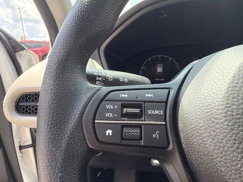 Used 2025 Honda HR-V LX image 21