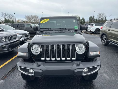 Used 2023 Jeep Gladiator Overland w/ Cold Weather Group image 2