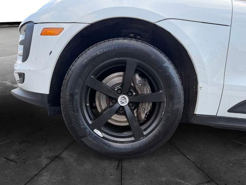 Used 2021 Porsche Macan image 14