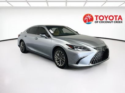 Used 2022 Lexus ES 350 Ultra Luxury w/ Accessory Package 2