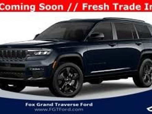 Used 2023 Jeep Grand Cherokee Limited AWD/4WD image 1