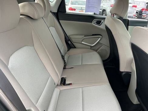 Used 2022 Kia Soul LX FWD image 29