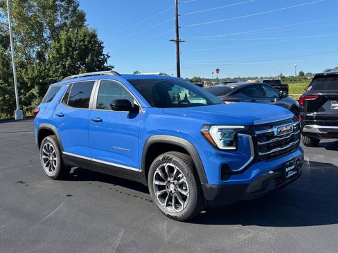 New 2026 GMC Terrain Elevation w/ Elevation Premium Package image 2