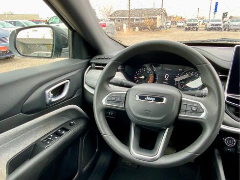 Used 2023 Jeep Compass Sport image 35