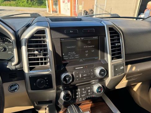 Used 2015 Ford F150 Lariat w/ Equipment Group 502A Luxury AWD/4WD image 17