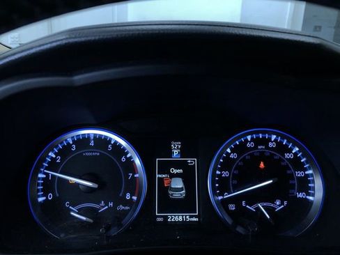 Used 2015 Toyota Highlander XLE image 28