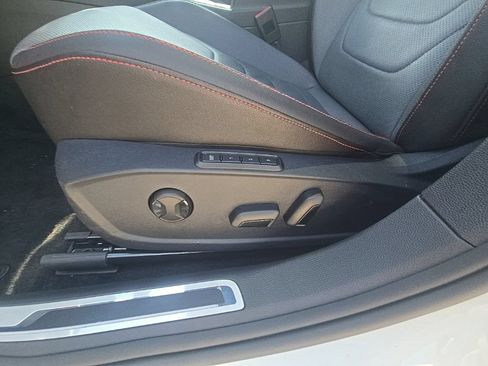 Used 2025 Volkswagen Jetta GLI Autobahn FWD image 14