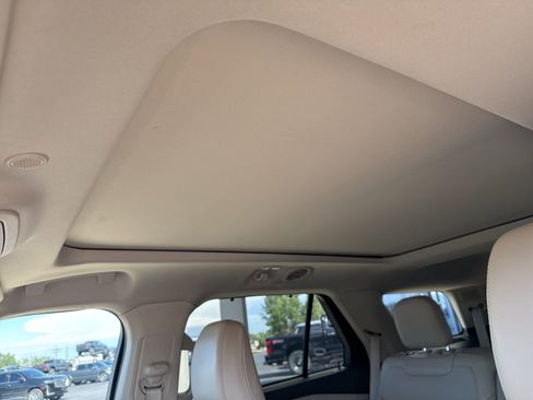 Used 2021 Ford Explorer Platinum image 15