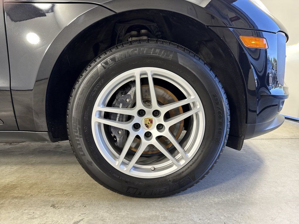 Certified 2021 Porsche Macan AWD/4WD image 15