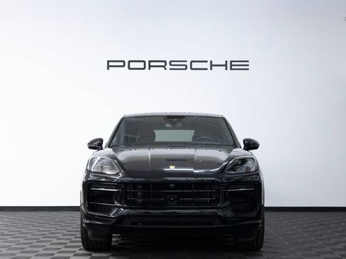 Certified 2025 Porsche Cayenne S AWD/4WD image 10