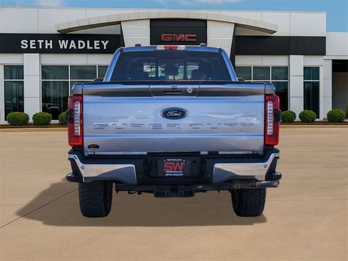 Used 2023 Ford F250 Lariat w/ Chrome Package image 6