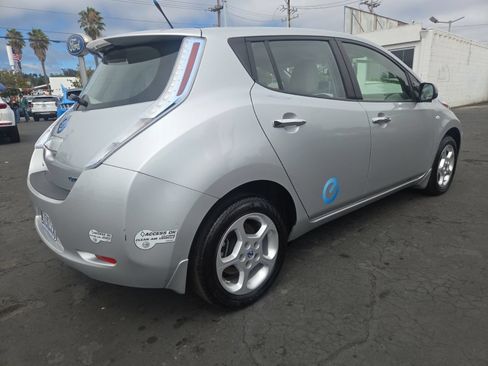 Used 2012 Nissan Leaf SL w/ Protection Pkg FWD image 5