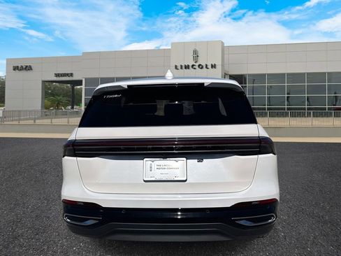 New 2026 Lincoln Nautilus Premier image 4