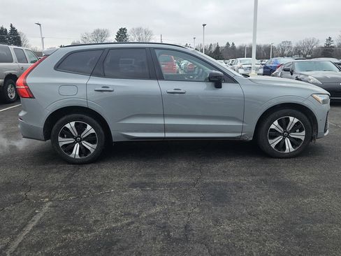 Used 2025 Volvo XC60 T8 Plus image 3