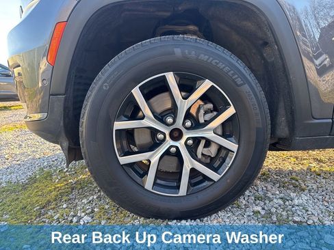 Used 2024 Jeep Grand Cherokee L Limited w/ Luxury Tech Group II image 14