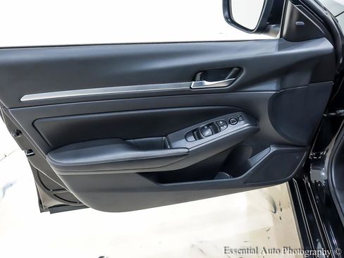 Used 2022 Nissan Altima 2.5 SV image 24