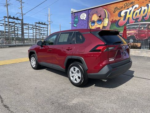 Used 2024 Toyota RAV4 LE AWD/4WD image 3