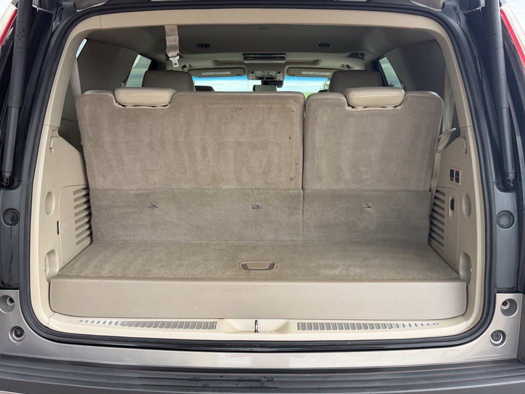 Used 2017 Cadillac Escalade Premium Luxury AWD/4WD image 9
