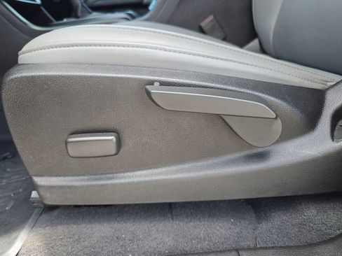 Used 2021 Chevrolet Colorado W/T w/ Custom Special Edition image 16