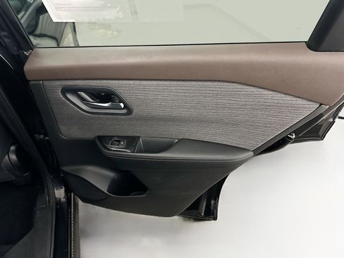 Used 2023 Nissan Rogue SV AWD/4WD image 30