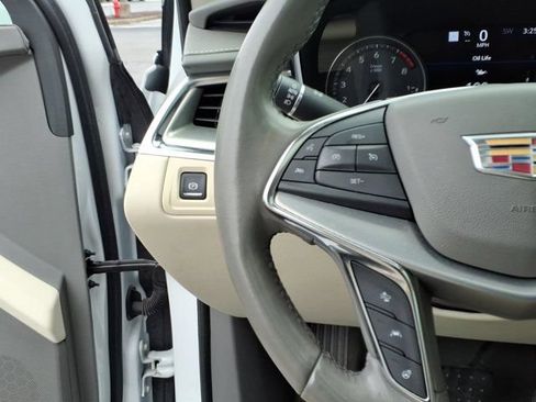 Used 2020 Cadillac XT5 Premium Luxury FWD image 18