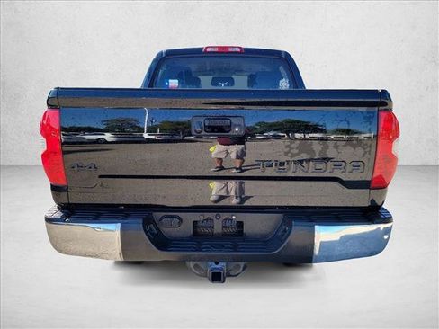 Used 2017 Toyota Tundra SR5 w/ SR5 Upgrade Package AWD/4WD image 6
