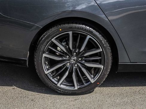 Used 2023 Honda Accord Touring image 9