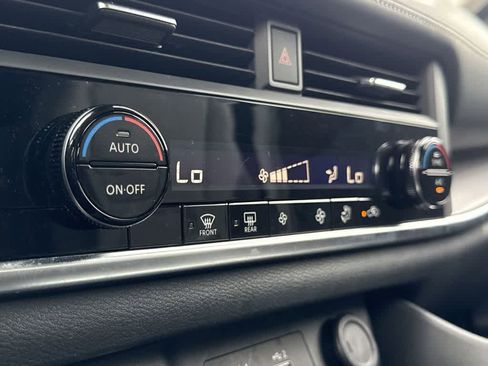 Used 2023 Nissan Rogue SV FWD image 20