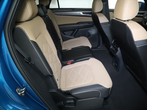 Certified 2024 Volkswagen Atlas Cross Sport SE AWD/4WD image 31