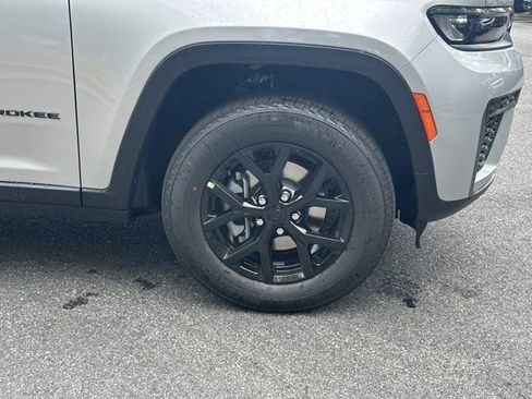 New 2026 Jeep Grand Cherokee Altitude RWD image 13