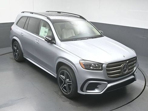 Used 2026 Mercedes-Benz GLS 450 4MATIC image 44