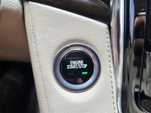 Used 2016 Cadillac Escalade Luxury image 24