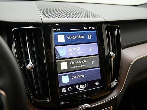 Certified 2023 Volvo XC60 T8 Ultimate w/ Climate Package image 14