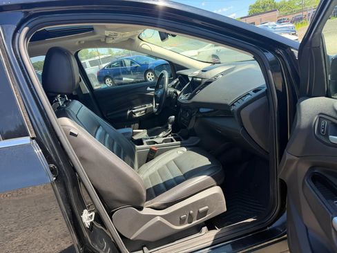 Used 2017 Ford Escape Titanium AWD/4WD image 25