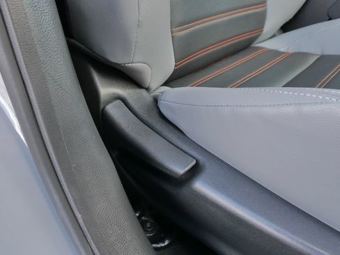 Used 2022 Nissan Kicks SR w/ Premium Package FWD image 11