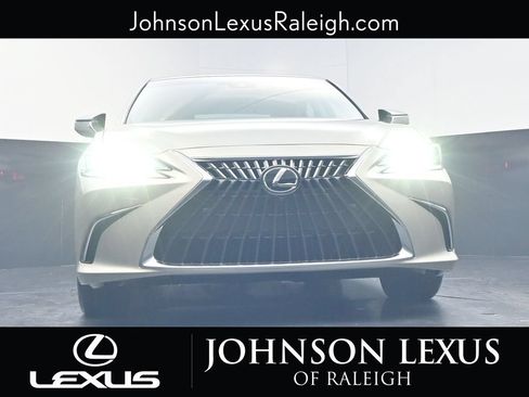 Used 2025 Lexus ES 350 Ultra Luxury FWD image 16