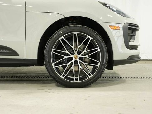 Certified 2026 Porsche Macan AWD/4WD image 40